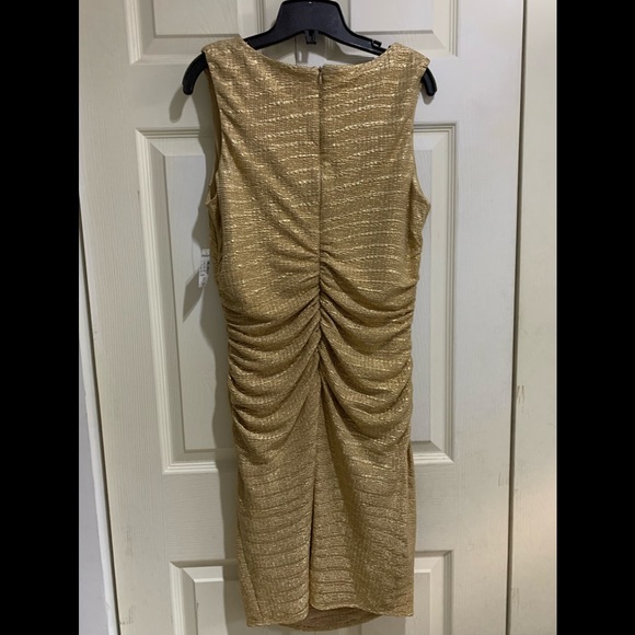 Roz & Ali Sleeveless Gold dress in Size 10 - Picture 2 of 2